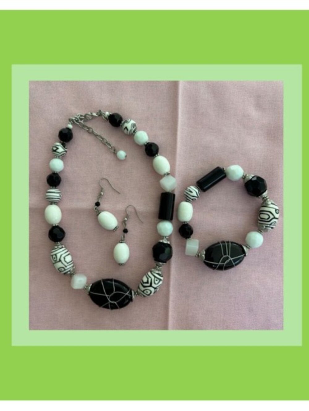Premier Designs Vintage Black & White Necklace, Bracelet and Earrings Set